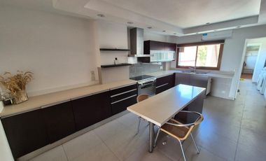 Venta Departamento La Lucila Vista al rio 6 ambientes 2 cocheras
