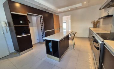 Venta Departamento La Lucila Vista al rio 6 ambientes 2 cocheras
