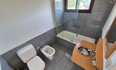 Venta Departamento La Lucila Vista al rio 6 ambientes 2 cocheras