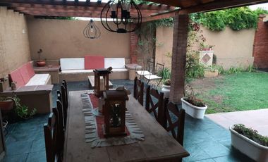 Casa en  Junín .Barrio Respuela
