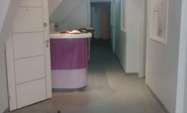 Oficina en entrepiso de 140mts² - Barrio Norte