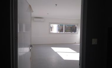 Belgrano Oficina en  Alquiler 1 amb 44,45 M2 Frente