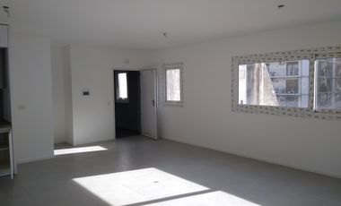 Belgrano Oficina en  Alquiler 1 amb 44,45 M2 Frente