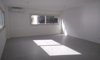 Belgrano Oficina en  Alquiler 1 amb 44,45 M2 Frente