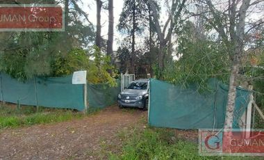 Alquiler de junio a diciembre  , a mts de Barrio San matias y Canton , entorno increible gran parque , amoblada,  fogon deck  s/ lote de 1500 m2
