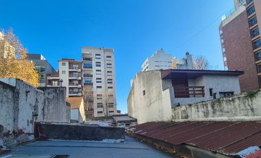 Casa a demoler en Lote de 300 m2 zonificacion C1A