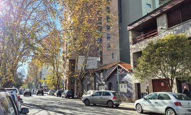 Casa a demoler en Lote de 300 m2 zonificacion C1A