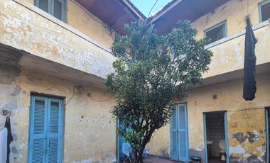 Casa a demoler en Lote de 300 m2 zonificacion C1A