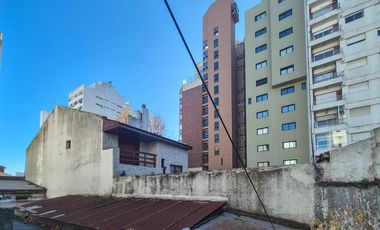 Casa a demoler en Lote de 300 m2 zonificacion C1A