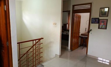 Rumah 2 Lt Strategis 9 Mnt ke Green Walk Mall Bisa Nego Dibantu KPR J-26231