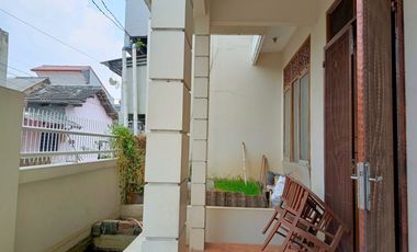 Rumah 2 Lt Strategis 9 Mnt ke Green Walk Mall Bisa Nego Dibantu KPR J-26231