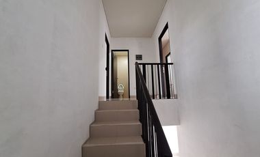 Rumah Cantik Siap Huni Dekat RS Siloam Lippo Cikarang 2 Lantai J-23085