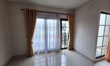 Rumah Cantik Siap Huni Dekat RS Siloam Lippo Cikarang 2 Lantai J-23085