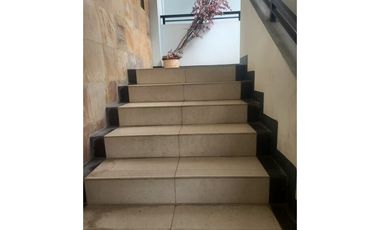 Dijual Rumah 3 Lantai Siap Huni Berlokasi Strategis di Ambon!