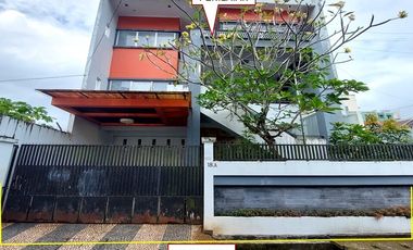 Dijual Rumah 3 Lantai Siap Huni Berlokasi Strategis di Ambon!