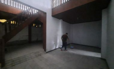 Dijual Rumah 3 Laintai Siap Huni di Ambon - Maluku!