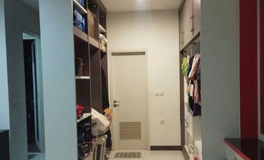 Rumah Strategis 15 Menit ke Mall Taman Anggrek 3 KT Siap Huni J-30968