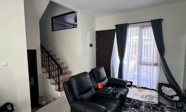 Rumah 2 Carport 10 Menit ke AEON Mall Deltamas LT 98 Bisa KPR J-28754