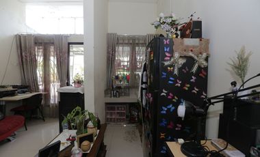 Rumah Luas 1 Lantai di Windelrio Townhouse SHM Hadap Utara J-12445