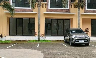 Dijual DUA RUKO teras bali bubakan Semarang