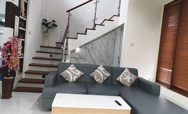 Villa Modern Style Jl Gedong Sari Mumbul
