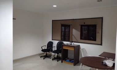 Townhouse Awana Mantrijeron 4 Kamar 3 Kamar Mandi