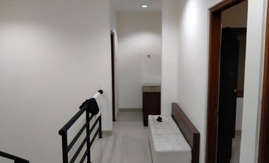 Townhouse Awana Mantrijeron 4 Kamar 3 Kamar Mandi