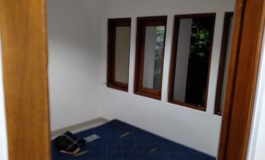 Townhouse Awana Mantrijeron 4 Kamar 3 Kamar Mandi