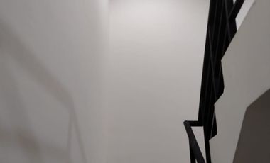 Townhouse Awana Mantrijeron 4 Kamar 3 Kamar Mandi