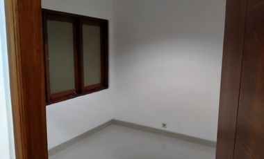 Townhouse Awana Mantrijeron 4 Kamar 3 Kamar Mandi
