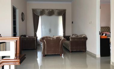 Rumah Siap Huni Posisi Hook Depan Taman Dekat LRT Cibubur