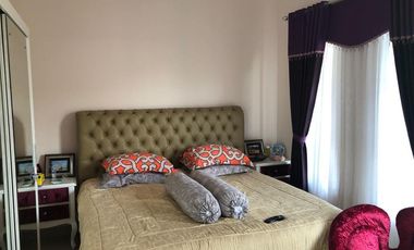 Rumah Siap Huni Posisi Hook Depan Taman Dekat LRT Cibubur