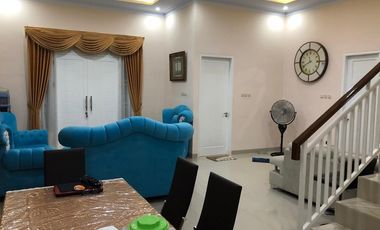 Rumah Siap Huni Posisi Hook Depan Taman Dekat LRT Cibubur