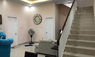 Rumah Siap Huni Posisi Hook Depan Taman Dekat LRT Cibubur