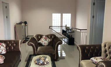 Rumah Siap Huni Posisi Hook Depan Taman Dekat LRT Cibubur