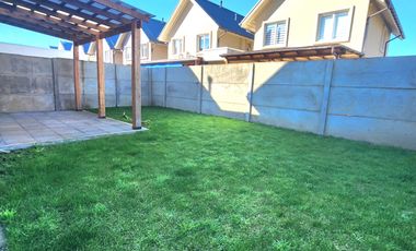 ARRIENDO HERMOSA CASA EN CONDOMINIO SAN SEBASTIÁN II, TCO