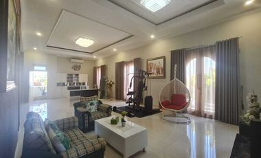 Rumah mewah modern minimalis pusat kota di serengan solo