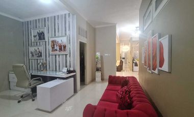 Rumah mewah modern minimalis pusat kota di serengan solo