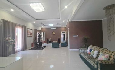 Rumah mewah modern minimalis pusat kota di serengan solo