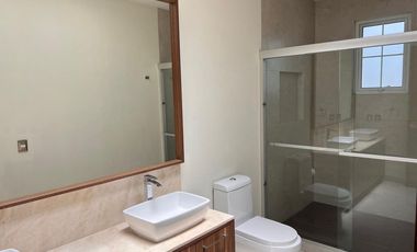 CASA EN RENTA FRACC PORTOFINO MODELO ISABELLA CON EXCEDENTE DE JARDÍN