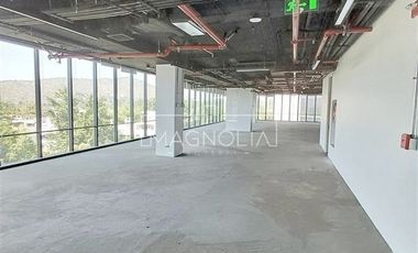 Oficina en Arriendo en A pasos del Portal La Dehesa