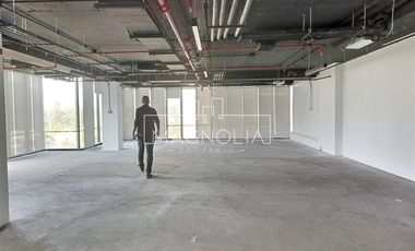 Oficina en Arriendo en A pasos del Portal La Dehesa