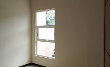 Rumah baru modern minimalis dekat exit tol karanglo blimbing malang