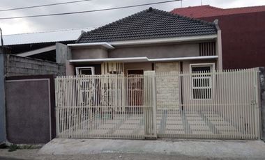 Rumah baru modern minimalis dekat exit tol karanglo blimbing malang