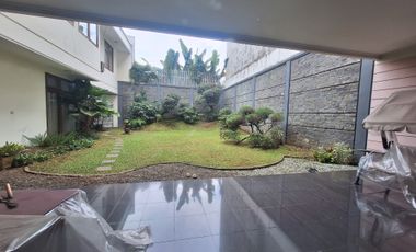 SEWA RUMAH MEWAH TERAWAT 2 LANTAI DI MAINROAD SUKAJADI BISA BUAT USAHA