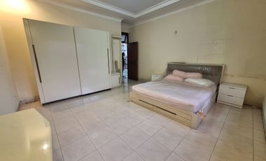 SEWA RUMAH MEWAH TERAWAT 2 LANTAI DI MAINROAD SUKAJADI BISA BUAT USAHA