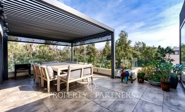 Excelente departamento Duplex con Quincho en la Azotea, vista  despejada en la Dehesa Central.