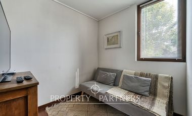 Excelente departamento Duplex con Quincho en la Azotea, vista  despejada en la Dehesa Central.