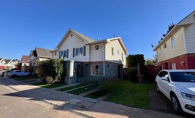 Casa en Arriendo en Condominio Residencia Los Almendros, Reñaca