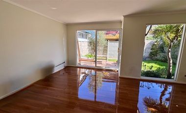 Casa en Arriendo en Condominio Residencia Los Almendros, Reñaca